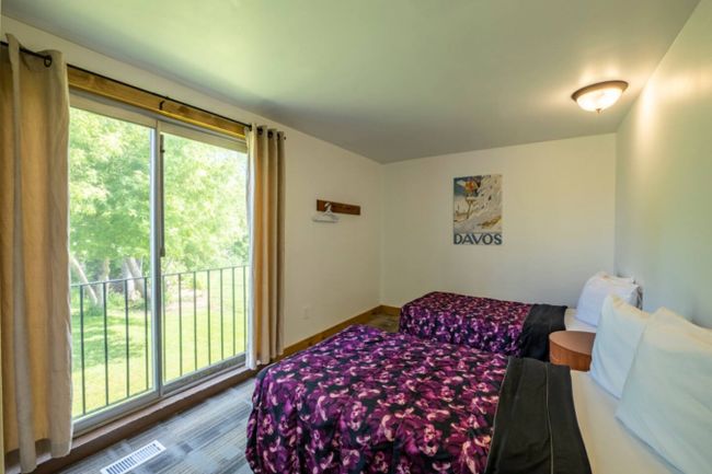 6 bedroom Chalet/Cottage with Hot Tub, Sauna, Ping Pong Table at Blue Mountain #52L 46