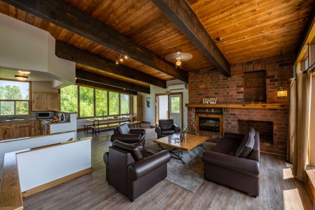 6 bedroom Chalet/Cottage with Hot Tub, Sauna, Ping Pong Table at Blue Mountain #52L 3