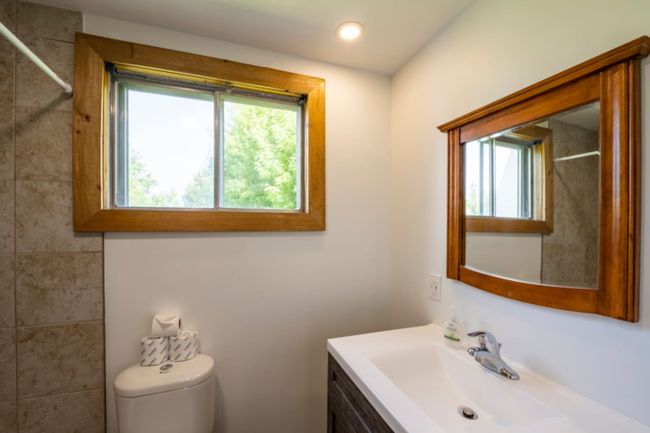 6 bedroom Chalet/Cottage with Hot Tub, Sauna, Ping Pong Table at Blue Mountain #52L 19