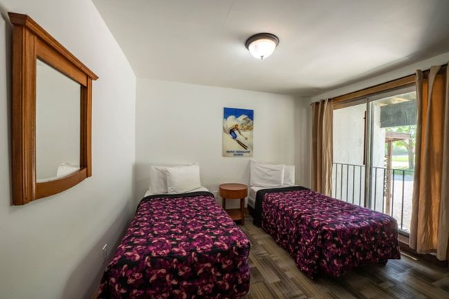 6 bedroom Chalet/Cottage with Hot Tub, Sauna, Ping Pong Table at Blue Mountain #52L 14