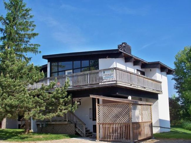 6 bedroom Chalet/Cottage with Hot Tub, Sauna, Ping Pong Table at Blue Mountain #53L 11