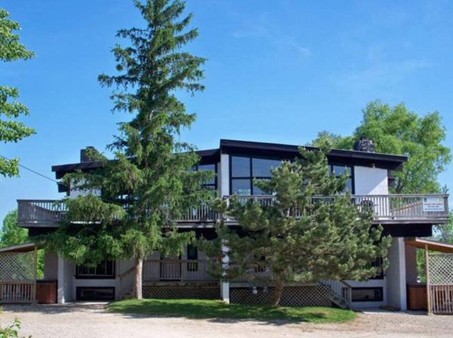 6 bedroom Chalet/Cottage with Hot Tub, Sauna, Ping Pong Table at Blue Mountain #53L 3