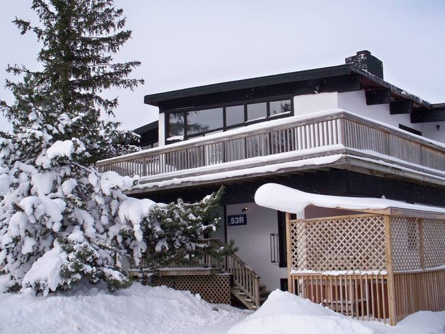 6 bedroom Chalet/Cottage with Hot Tub, Sauna, Ping Pong Table at Blue Mountain #53R