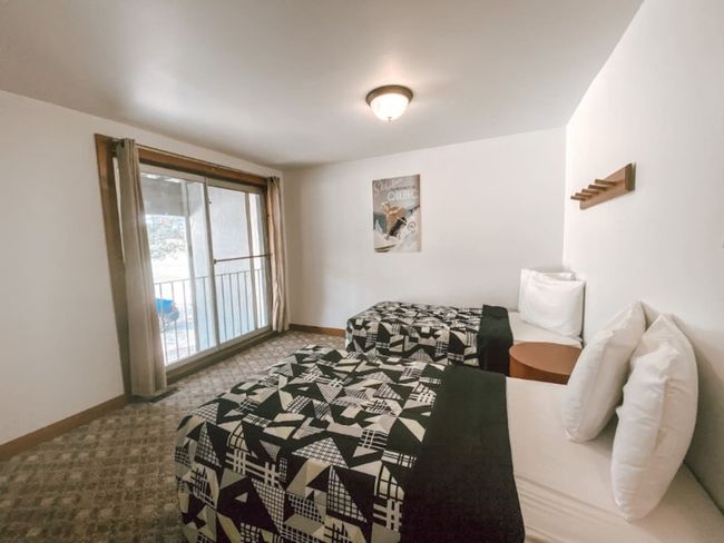 6 bedroom Chalet/Cottage with Hot Tub, Sauna, Ping Pong Table at Blue Mountain #53R 13