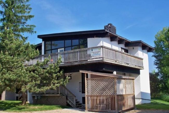 6 bedroom Chalet/Cottage with Hot Tub, Sauna, Ping Pong Table at Blue Mountain #53R 6