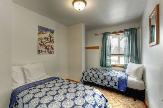 8 bedroom Chalet/Cottage with Hot Tub, Sauna, Ping Pong Table at Blue Mountain #13R 14