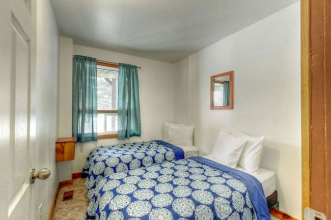 8 bedroom Chalet/Cottage with Hot Tub, Sauna, Ping Pong Table at Blue Mountain #13R 15