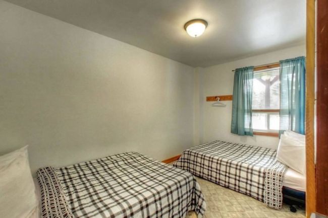 8 bedroom Chalet/Cottage with Hot Tub, Sauna, Ping Pong Table at Blue Mountain #13R 22