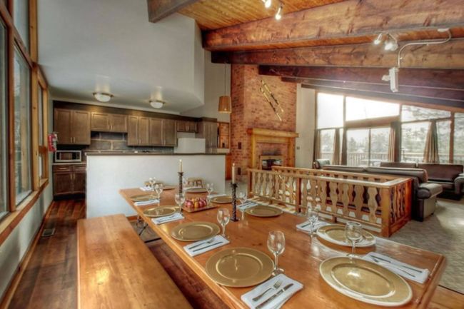 8 bedroom Chalet/Cottage with Hot Tub, Sauna, Ping Pong Table at Blue Mountain #13R 2