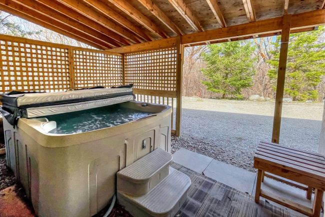 8 bedroom Chalet/Cottage with Hot Tub, Sauna, Ping Pong Table at Blue Mountain #13L 31
