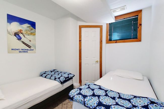 8 bedroom Chalet/Cottage with Hot Tub, Sauna, Ping Pong Table at Blue Mountain #13L 26