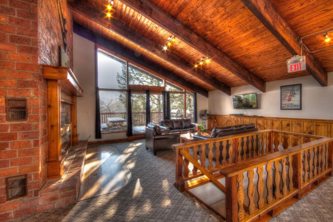 8 bedroom Chalet/Cottage with Hot Tub, Sauna, Ping Pong Table at Blue Mountain #13L 6