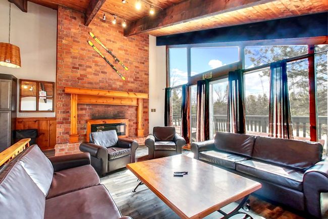 8 bedroom Chalet/Cottage with Hot Tub, Sauna, Ping Pong Table at Blue Mountain #13L 36