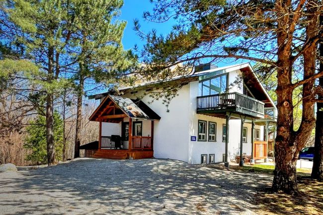 8 bedroom Chalet/Cottage with Hot Tub, Sauna, Ping Pong Table at Blue Mountain #13L 32