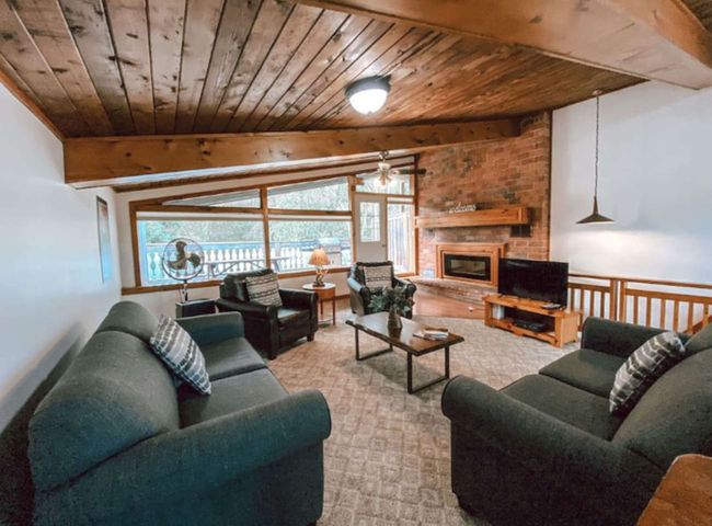 4 bedroom Chalet/Cottage at Blue Mountain #FO2 4