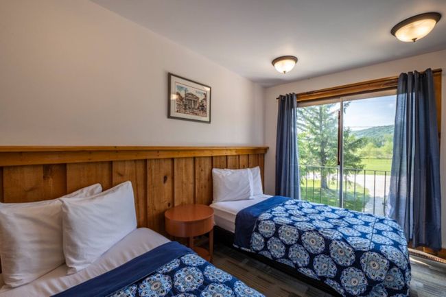 8 bedroom Stand Alone Chalet/Cottage with Hot Tub, sauna, Ping Pong Table at Blue Mountain #54 19