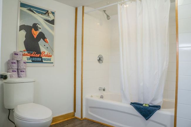 8 bedroom Stand Alone Chalet/Cottage with Hot Tub, sauna, Ping Pong Table at Blue Mountain #54 15