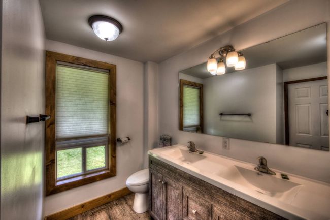 8 bedroom Stand Alone Chalet/Cottage with Hot Tub, sauna, Ping Pong Table at Blue Mountain #54 12