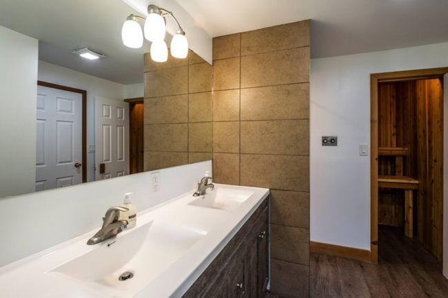 8 bedroom Stand Alone Chalet/Cottage with Hot Tub, sauna, Ping Pong Table at Blue Mountain #54 13