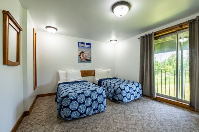 8 bedroom Stand Alone Chalet/Cottage with Hot Tub, sauna, Ping Pong Table at Blue Mountain #54 23