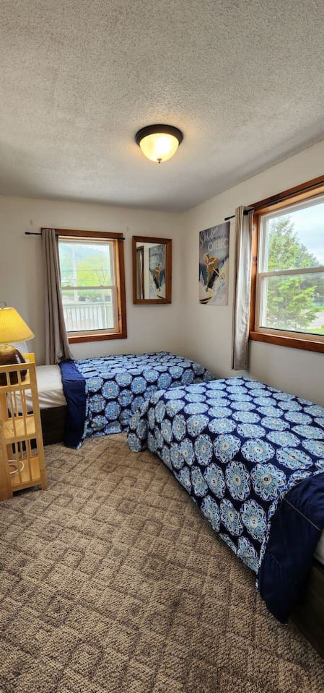 4 bdrm Apartment across the street from Blue Mountain Ski Hills #B1 7