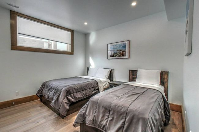 Brand New Luxury 7 bedroom Chalet/Cottage with Hot Tub at Blue Mountain #A17 14