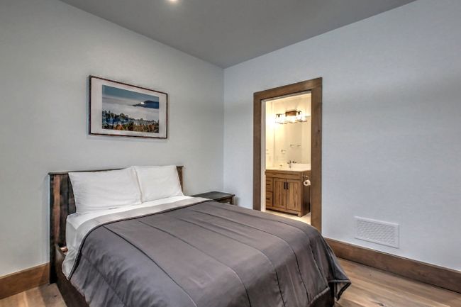 Brand New Luxury 7 bedroom Chalet/Cottage with Hot Tub at Blue Mountain #A17 19