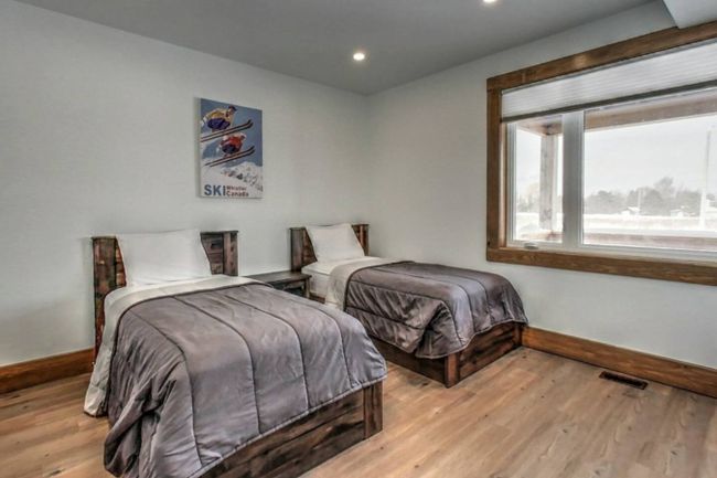 Brand New Luxury 7 bedroom Chalet/Cottage with Hot Tub at Blue Mountain #A16 36
