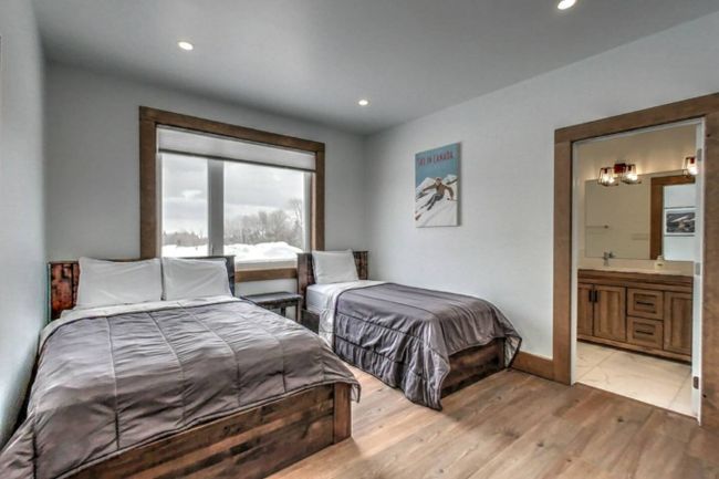 Brand New Luxury 7 bedroom Chalet/Cottage with Hot Tub at Blue Mountain #A16 27