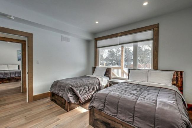 Brand New Luxury 7 bedroom Chalet/Cottage with Hot Tub at Blue Mountain #A16 37