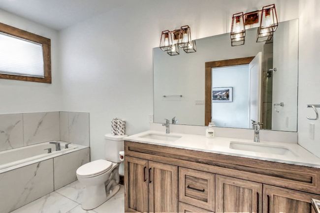 Brand New Luxury 7 bedroom Chalet/Cottage with Hot Tub at Blue Mountain #A16 39