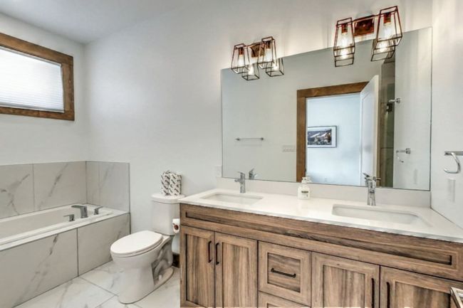 Brand New Luxury 7 bedroom Chalet/Cottage with Hot Tub at Blue Mountain #A16 35