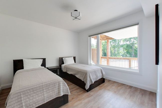 7 bdrm Blue Mountain Luxury Chalet/6.5 bath/Hot Tub 9