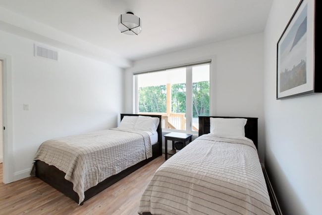 7 bdrm Blue Mountain Luxury Chalet/6.5 bath/Hot Tub 12