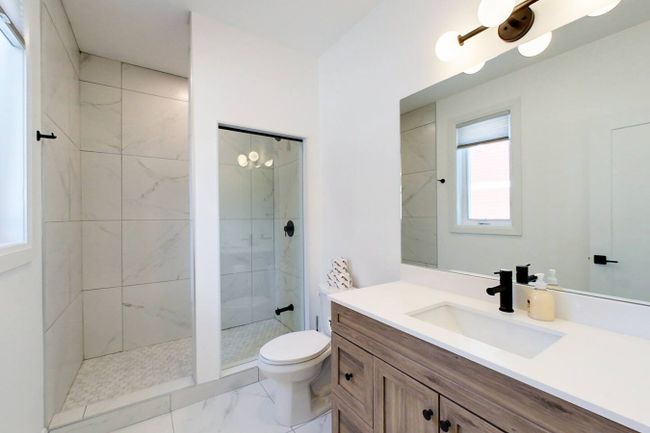 7 bdrm Blue Mountain Luxury Chalet/6.5 bath/Hot Tub 13