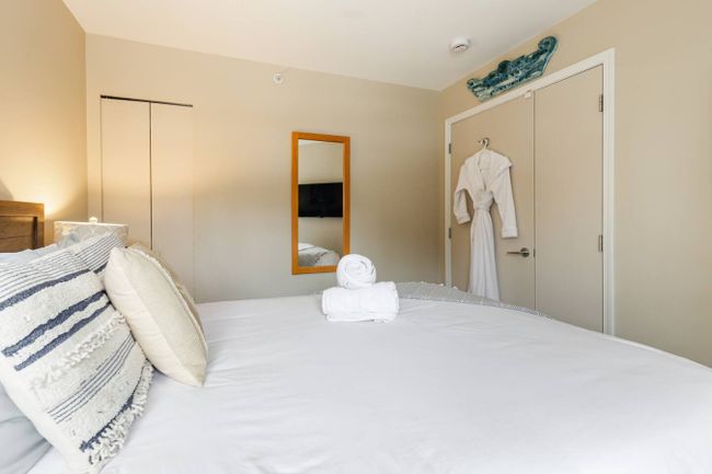 Heart of the Village - Luxury 1 Bedroom + loft 12