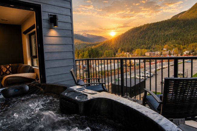 Revy Rendezvous | Private Hot Tub & Mountain Views