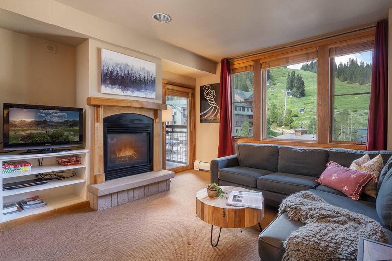 Zephyr Mountain Lodge 2305 Photo