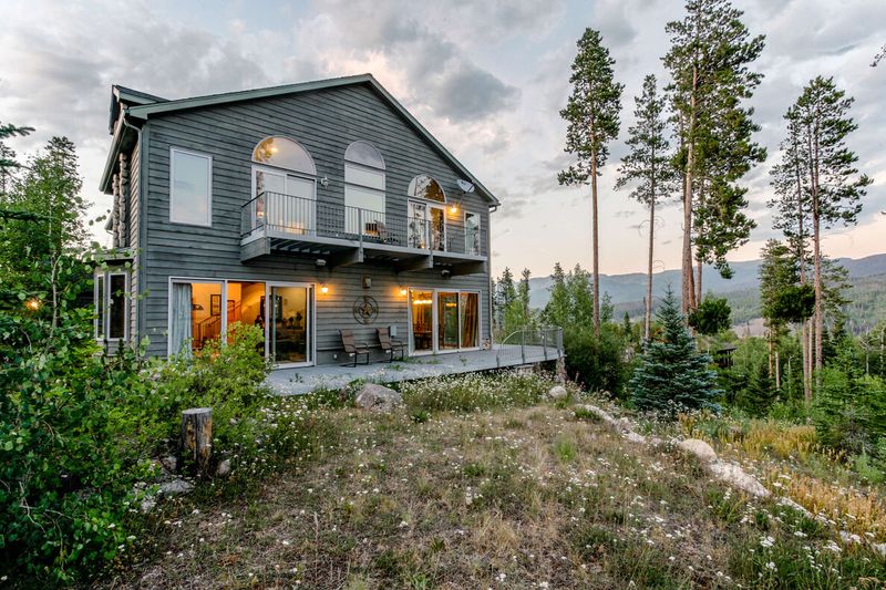 Eagle Wind Lodge Photo